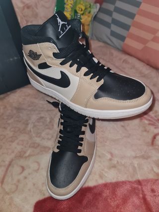 Air jordan Mid 1