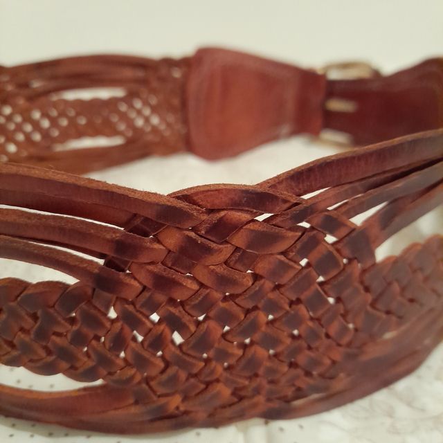 Cintura in pelle intrecciata