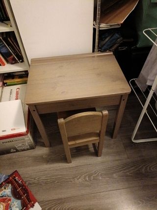 Mesita infantil con silla