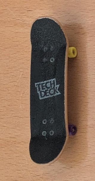 2 Finger Skate