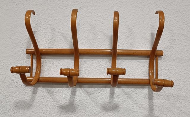 PERCHERO CLÁSICO MADERA