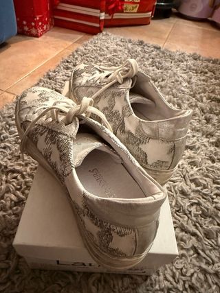 Scarpe sneakers bianche/ grigie