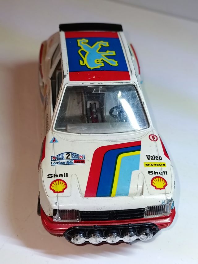 PEUGEOT 205 TURBO 1/24 BURAGO