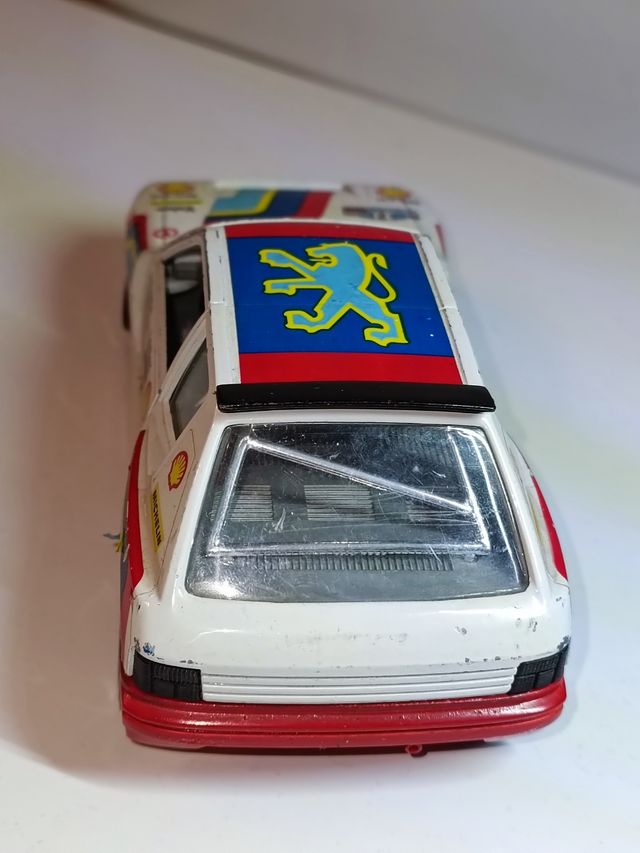 PEUGEOT 205 TURBO 1/24 BURAGO