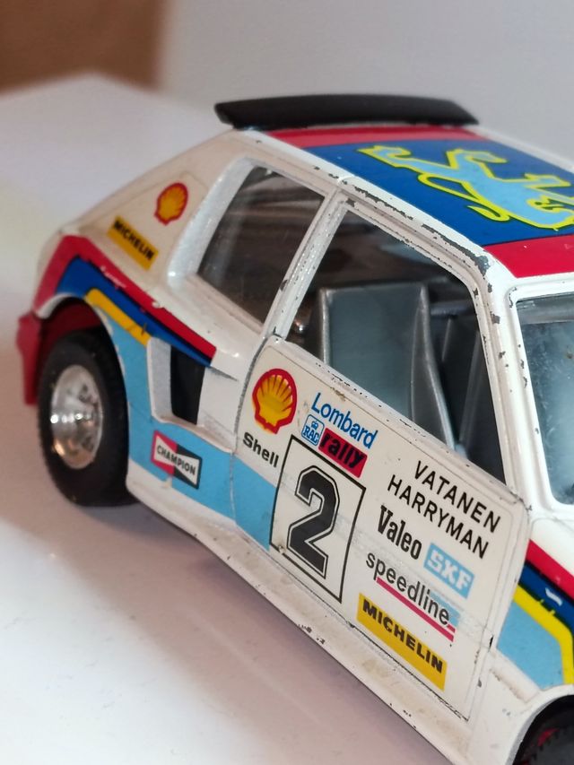 PEUGEOT 205 TURBO 1/24 BURAGO
