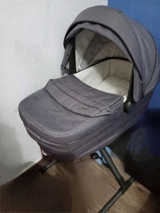 Capazo + móvil inglesina 