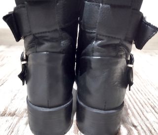 Botines piel Zara.