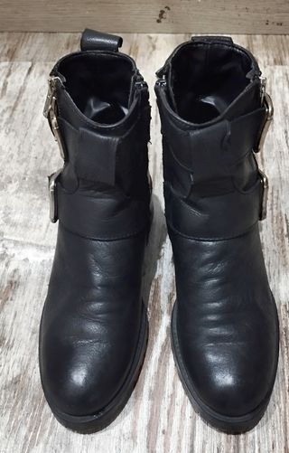 Botines piel Zara.