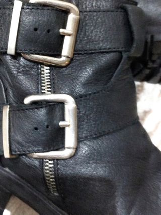 Botines piel Zara.