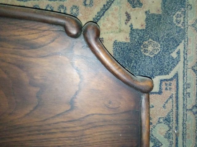 Cama antigua de castaño