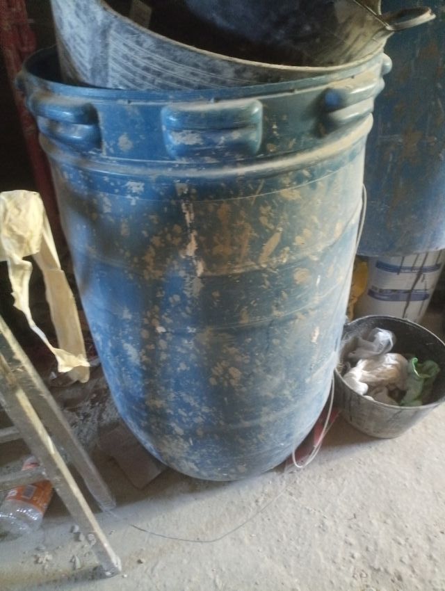 Bidón grande construcción.no hago envío