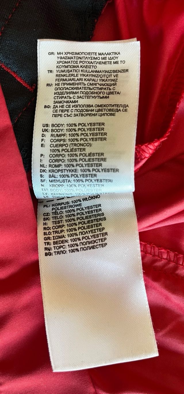 Cortavientos rojo de Adidas