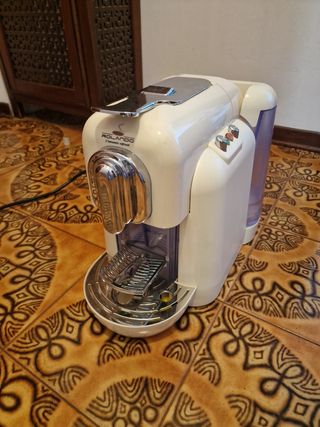 Macchina a capsule per caffè tè e tisa