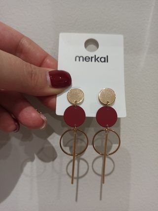 Pendientes granates y dorado largos