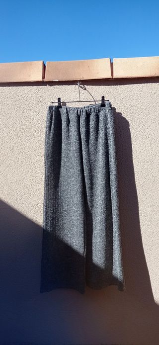 Pantalón de punto gris