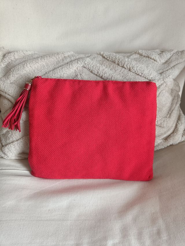 Bolso de mano bordado