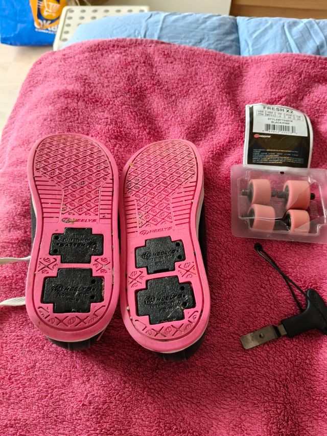 Zapatillas Heelys con ruedas núm 35