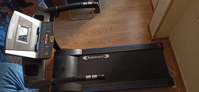 Cinta de correr CardioStrong