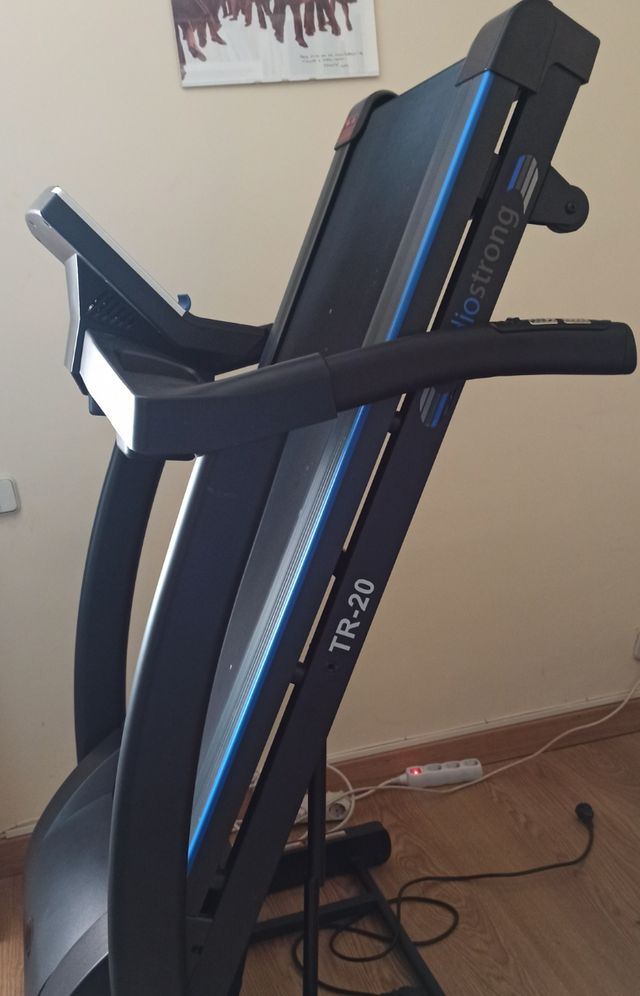 Cinta de correr CardioStrong