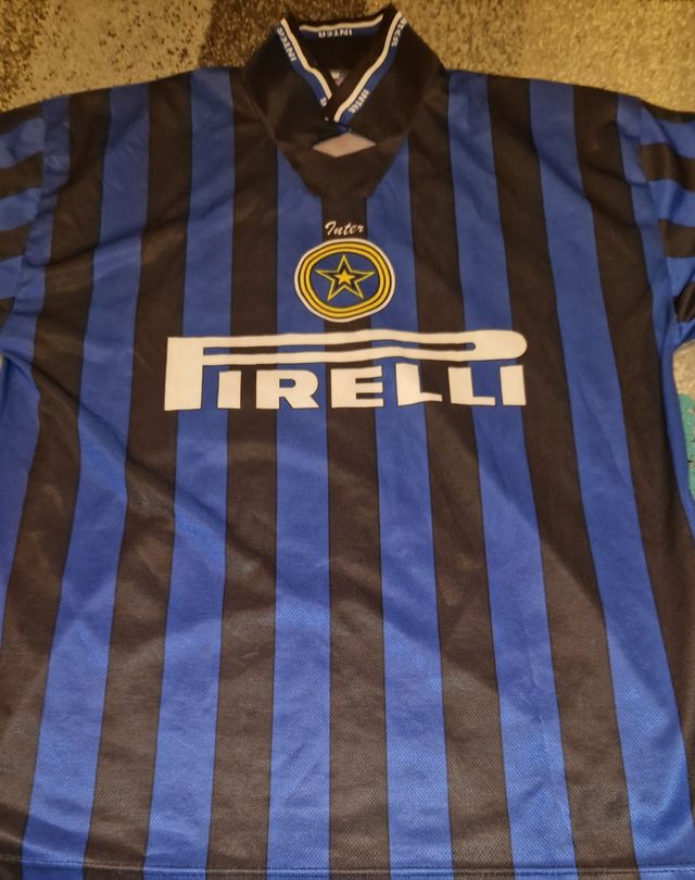 camiseta de futbol pirelli inter 