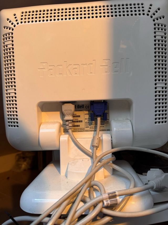 Monitor Packard Bell 15.Blanco.