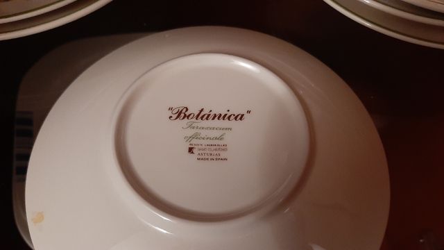 Tazas y platos de café