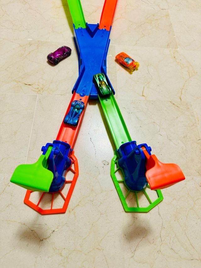 Hot Wheels Salta a la Diana