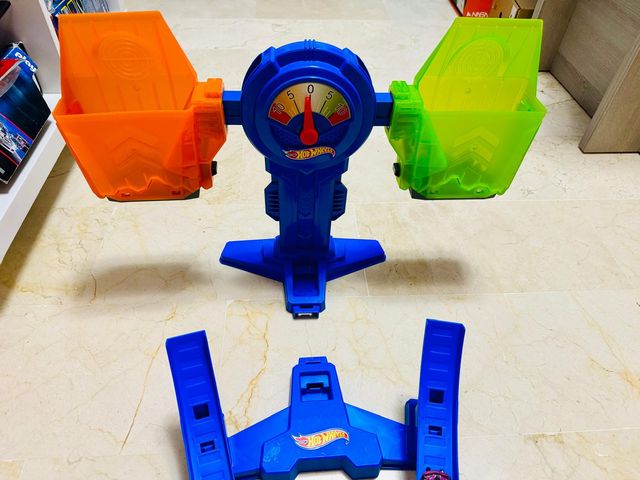 Hot Wheels Salta a la Diana