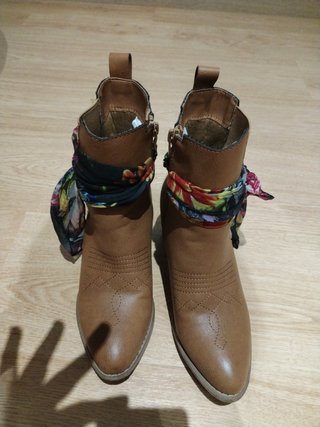 Botines camperos marca cuica 10