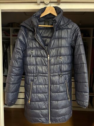 Abrigo azul zara talla s con bolsa para guardarlo