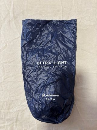 Abrigo azul zara talla s con bolsa para guardarlo