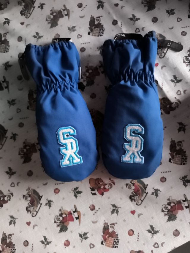 Calcetines esquí 23-26 y manoplas 4-6 años 