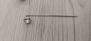 Gemelli e spillone bianchi