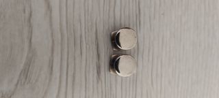 Gemelli e spillone bianchi