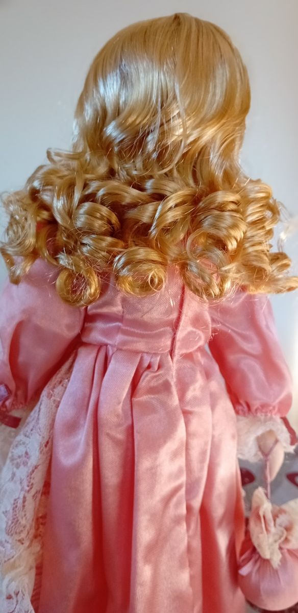 Muñeca de porcelana.