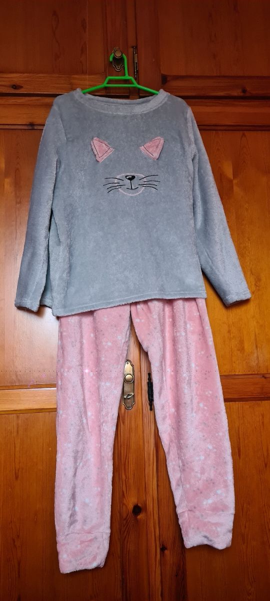 Pijama de invierno con gatito