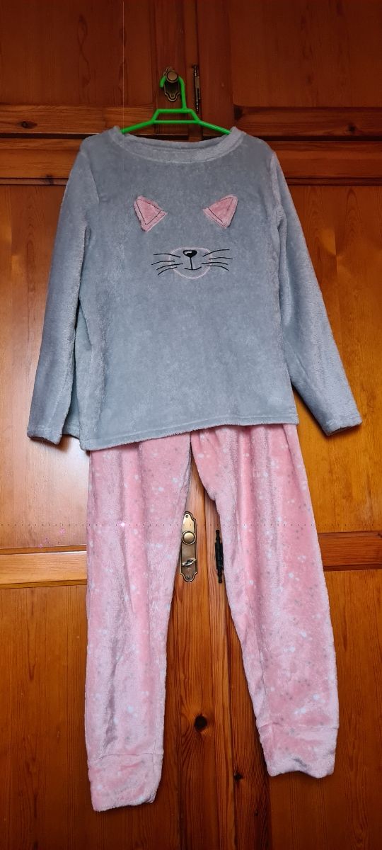 Pijama de invierno con gatito