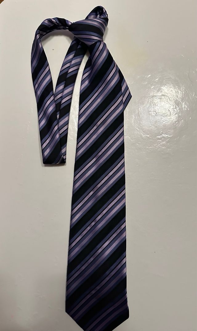 Corbata Azul Marina Con Rayas