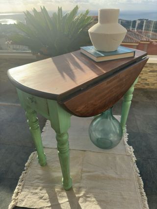 Bellissimo tavolo antico in legno restaurato