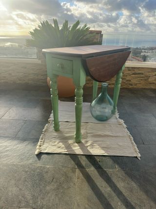 Bellissimo tavolo antico in legno restaurato