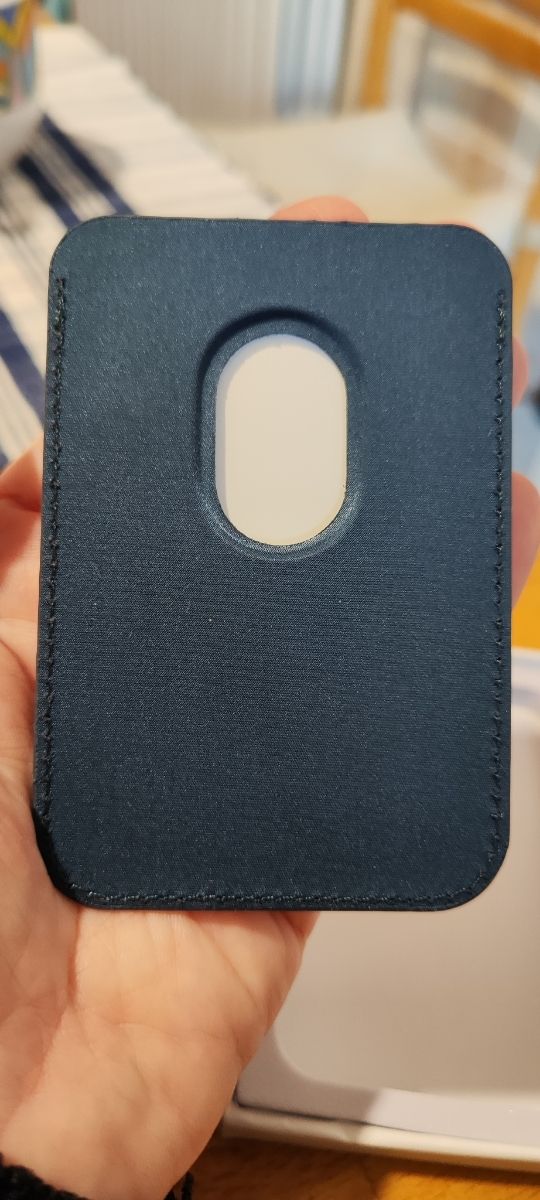 Portafoglio iPhone FineWoven Wallet