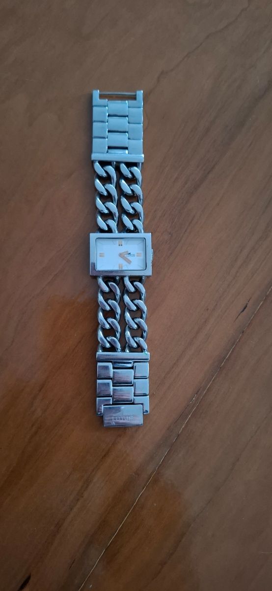 Reloj Lotus