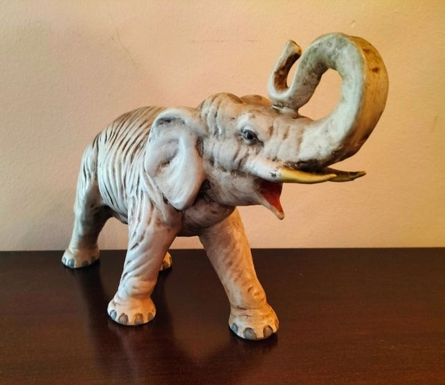 Figura de elefante vintage.