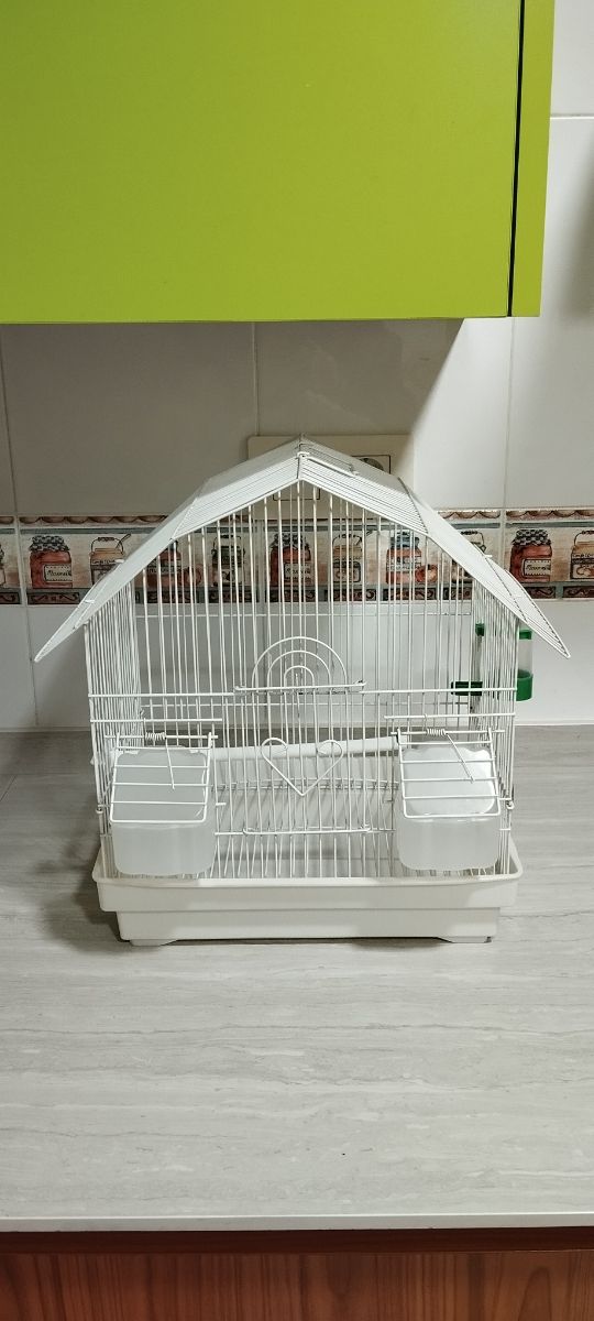 Jaula para pájaros seminueva 