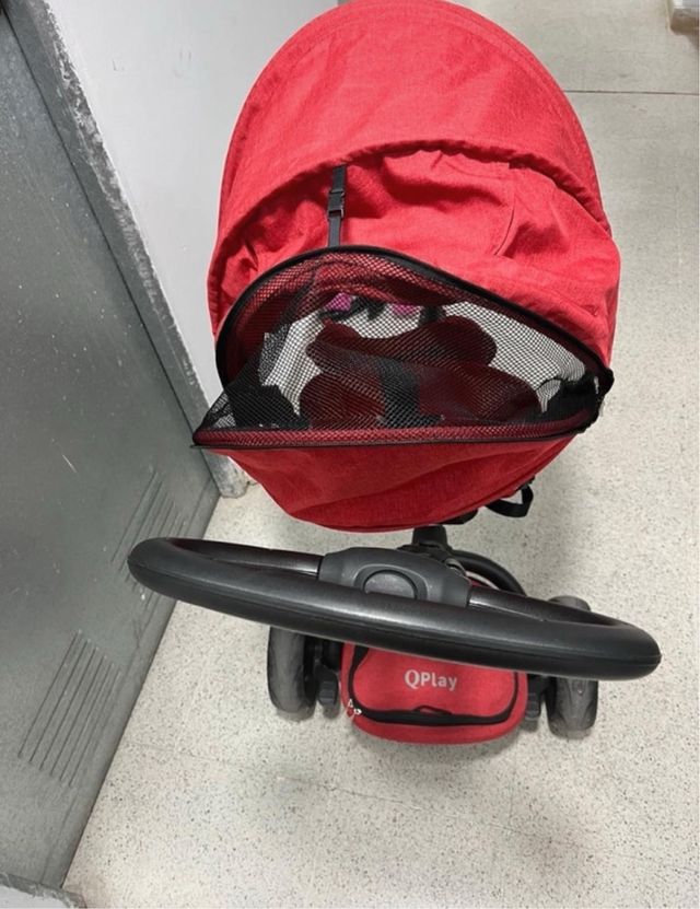 Triciclo de paseo con capota transformable