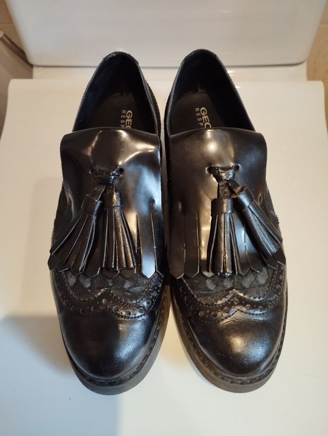 Zapato negro de mujer GEOX