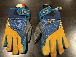 Pack ropa esquí mono, casco, guantes, mascara, ...