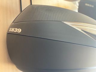 Baúl moto shad sh 39 con tapa de carbono