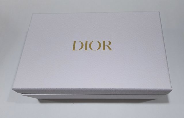 Caja DIOR  24x15. Perfecta 👌🏼