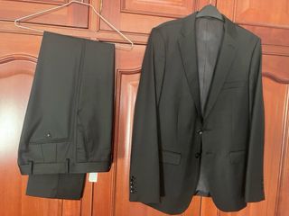 Traje Negro talla 46 EUR / 36 USA